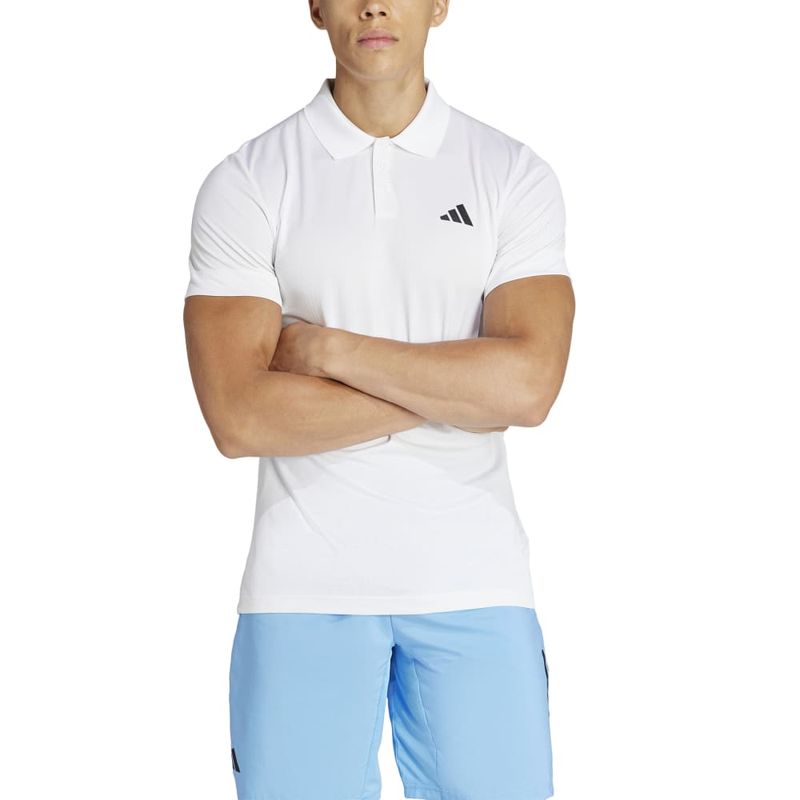 Polo-adidas-para-hombre-T-Freelift-Polo-para-tenis-color-blanco.-Zoom-Frontal-Sobre-Modelo