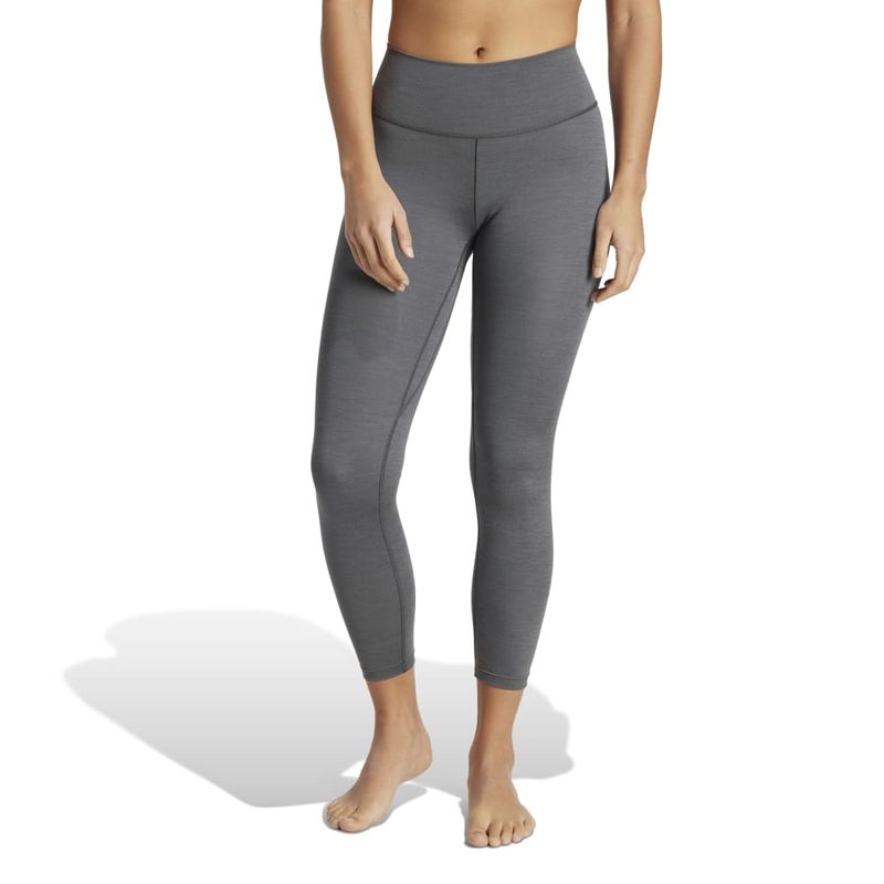 Licra-adidas-para-mujer-All-Me-7-8-L-para-entrenamiento-color-gris.-Frente-Sobre-Modelo