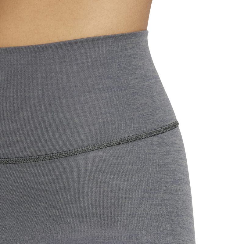 Licra-adidas-para-mujer-All-Me-7-8-L-para-entrenamiento-color-gris.-Detalle-2