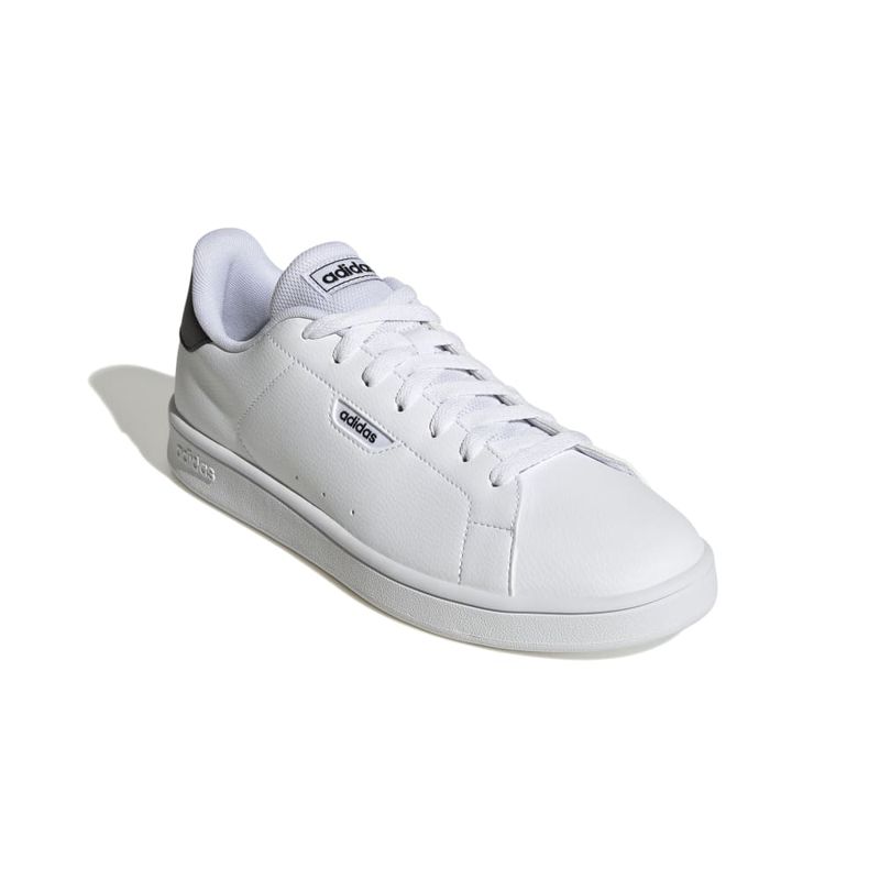 Tenis-adidas-para-hombre-Urban-Court-para-moda-color-blanco.-Par-Alineados