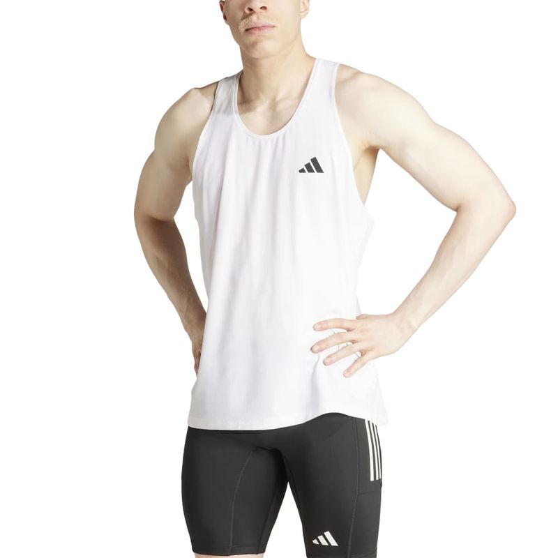 Camiseta-Manga-Sisa-adidas-para-hombre-Otr-B-Tank-para-correr-color-blanco.-Zoom-Frontal-Sobre-Modelo