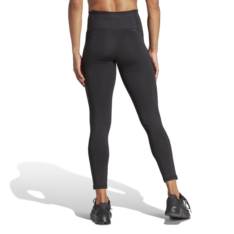 Licra-adidas-para-mujer-Adizero-E-1-1-L-para-correr-color-negro.-Reverso-Sobre-Modelo