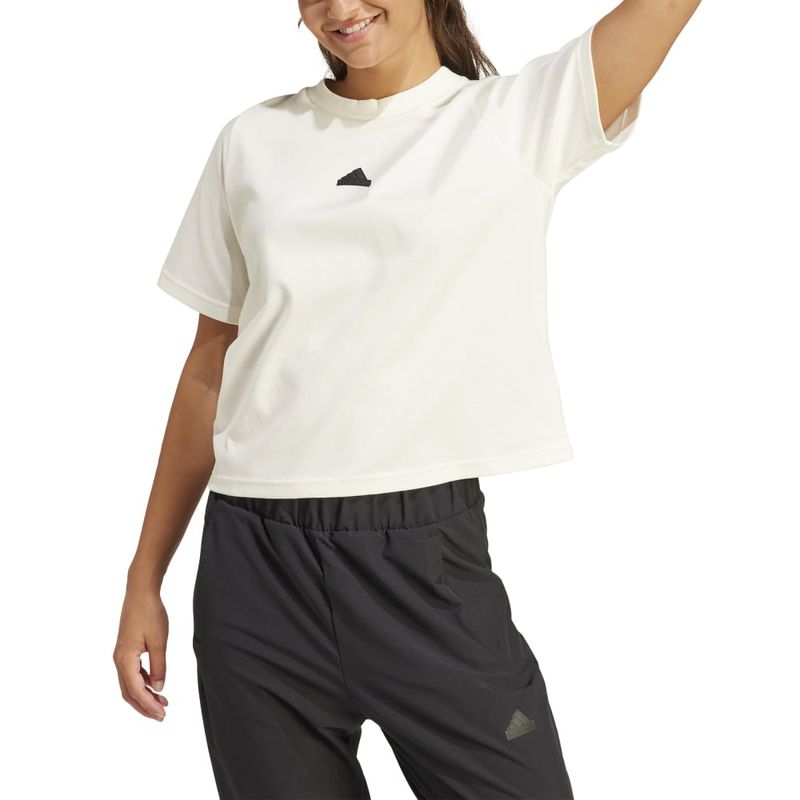 Camiseta-Manga-Corta-adidas-para-mujer-W-Z.N.E.-Tee-para-moda-color-blanco.-Zoom-Frontal-Sobre-Modelo