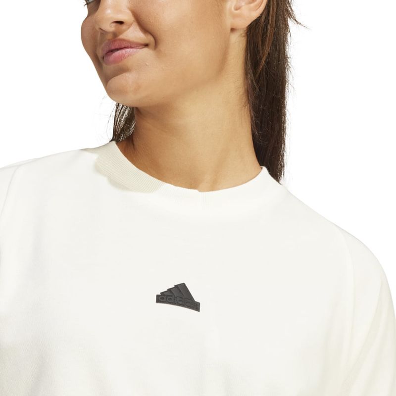 Camiseta-Manga-Corta-adidas-para-mujer-W-Z.N.E.-Tee-para-moda-color-blanco.-Detalle-3