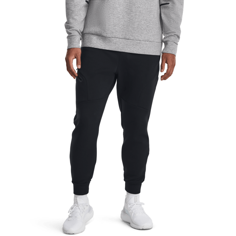 Pantalon-under-armour-para-hombre-Ua-Unstoppable-Flc-Joggers-para-entrenamiento-color-negro.-Frente-Sobre-Modelo