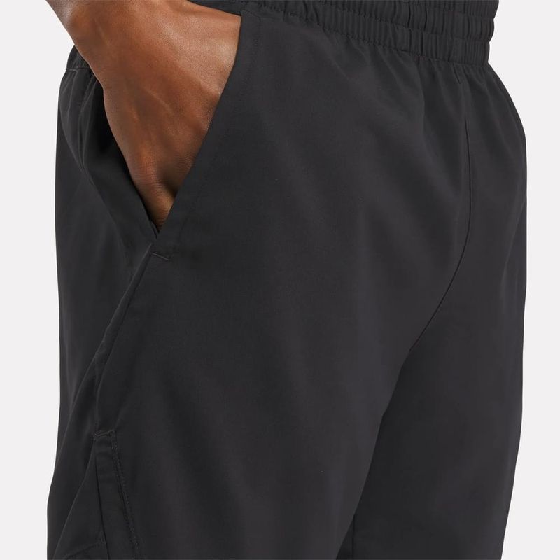 Pantaloneta-reebok-para-hombre-Running-Short-para-correr-color-negro.-Reverso-Sin-Modelo