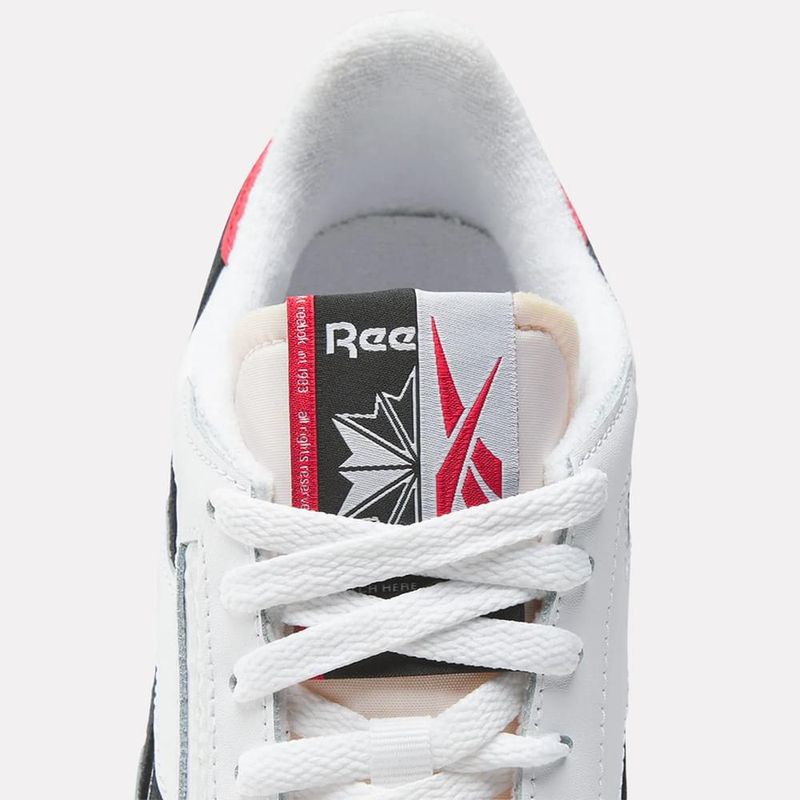 Tenis-reebok-para-hombre-Classic-Leather-para-correr-color-blanco.-Par-Caras-Opuestas