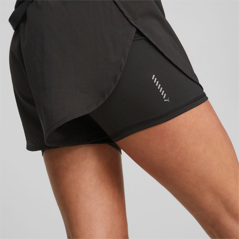 Pantaloneta-puma-para-mujer-Run-Favorite-Woven-2In1-3-Short-W-para-correr-color-negro.-Detalle-5