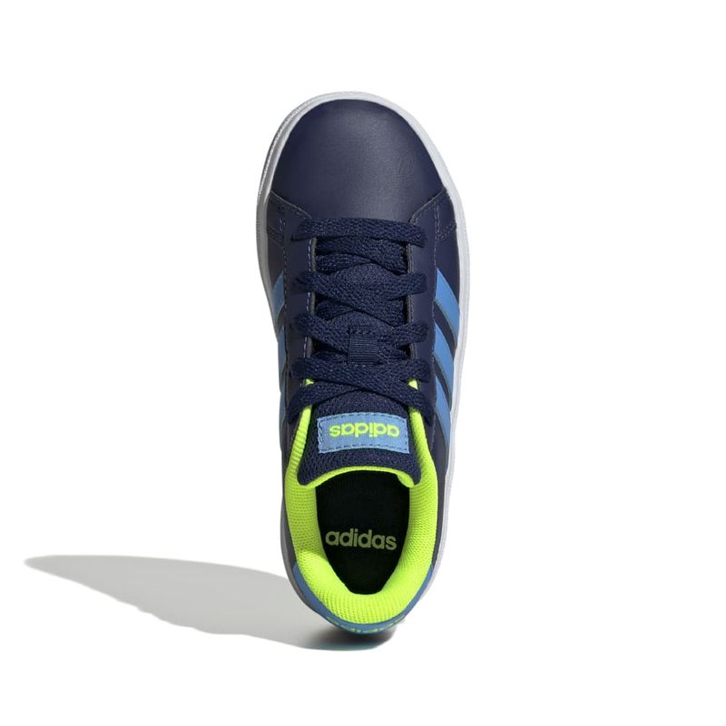 Tenis-adidas-para-niño-Grand-Court-2.0-K-para-moda-color-azul.-Capellada