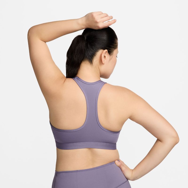 Top-nike-para-mujer-W-Nk-Swsh-Med-Spt-Bra-para-entrenamiento-color-morado.-Detalle-5-