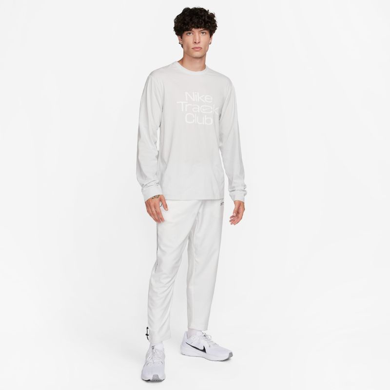 Camiseta-Manga-Sisa-nike-para-hombre-M-Nk-Df-Track-Club-Hyverse-Ls-para-correr-color-blanco.-Detalle-1