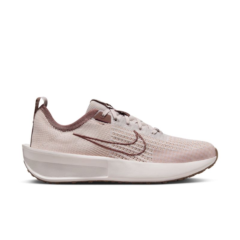 Tenis-nike-para-mujer-W-Nike-Interact-Run-para-correr-color-morado.-Lateral-Externa-Derecha
