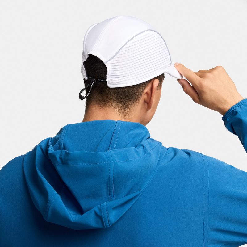 Gorra-nike-para-hombre-U-Nk-Dfadv-Fly-Cap-U-Ab-Aeroad-para-correr-color-blanco.-Reverso-Sobre-Modelo