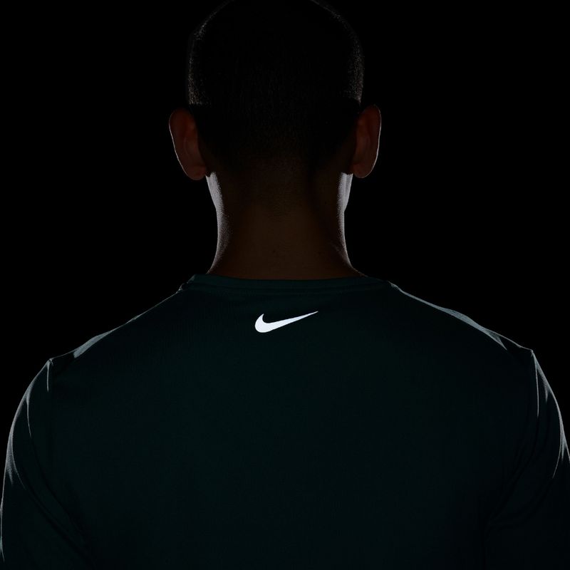 Camiseta-Manga-Corta-nike-para-hombre-M-Nk-Flash-Miler-Top-para-correr-color-verde.-Detalle-7
