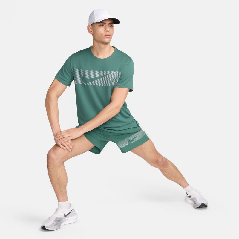 Camiseta-Manga-Corta-nike-para-hombre-M-Nk-Flash-Miler-Top-para-correr-color-verde.-Detalle-12
