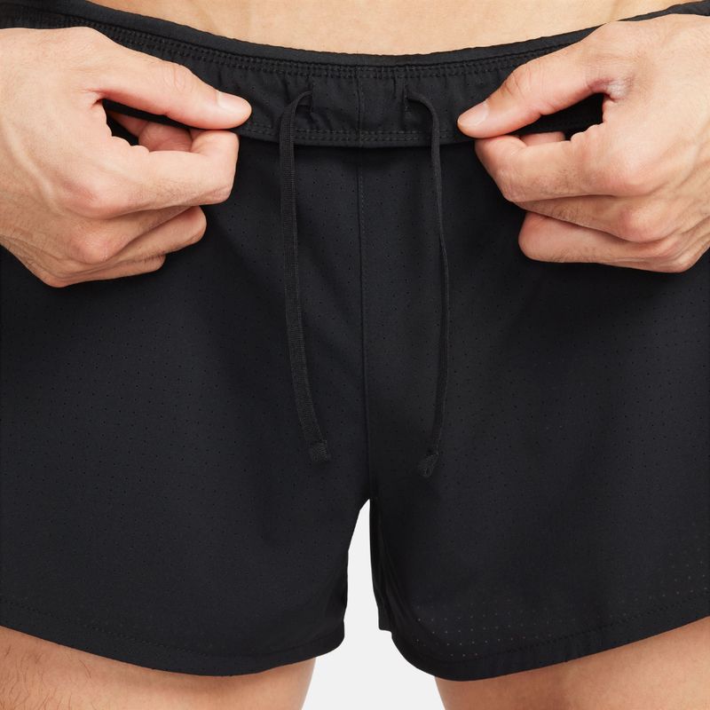 Pantaloneta-nike-para-hombre-M-Nk-Df-Fast-3In-Bf-Short-para-correr-color-negro.-Detalle-2