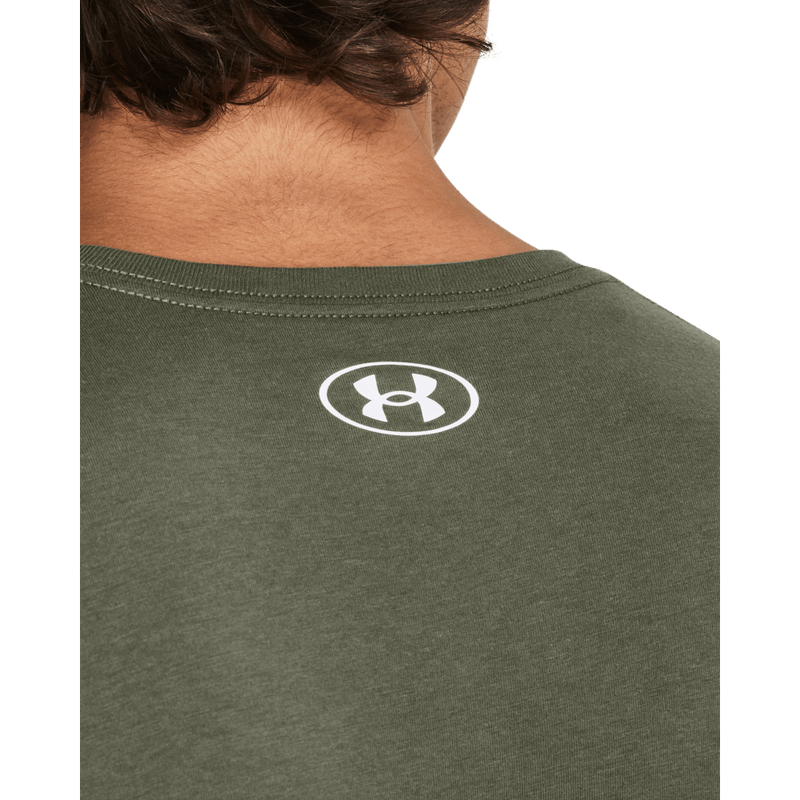Camiseta-Manga-Corta-under-armour-para-hombre-Ua-Camo-Chest-Stripe-Ss-para-entrenamiento-color-verde.-Detalle-2