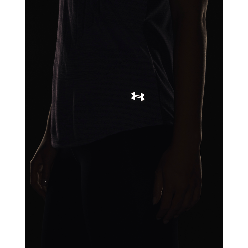 Camiseta-Manga-Sisa-under-armour-para-mujer-Streaker-Deco-Diamon-para-correr-color-morado.-Reflectores