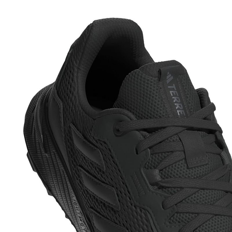 Tenis-adidas-para-hombre-Tracefinder-para-outdoor-color-negro.-Detalle-1