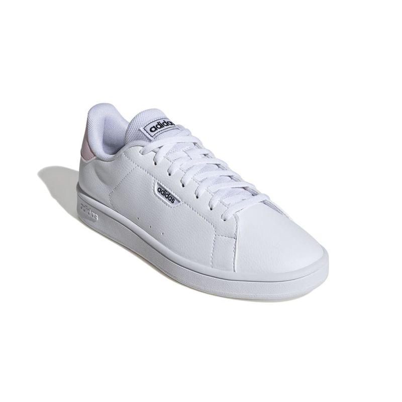 Tenis-adidas-para-mujer-Urban-Court-para-moda-color-blanco.-Par-Alineados