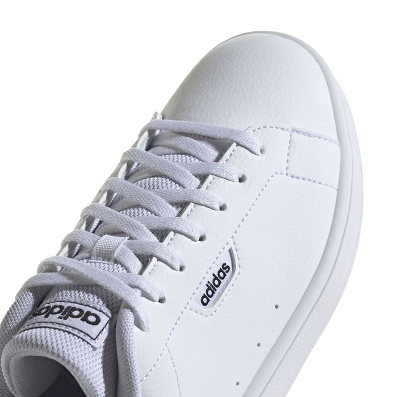 Tenis-adidas-para-mujer-Urban-Court-para-moda-color-blanco.-Detalle-1