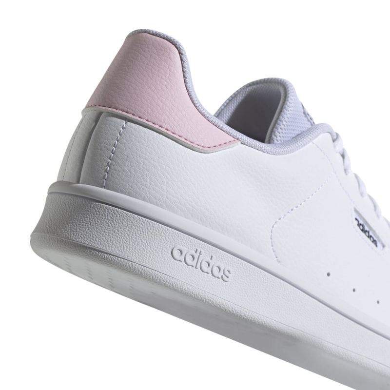 Tenis-adidas-para-mujer-Urban-Court-para-moda-color-blanco.-Detalle-2