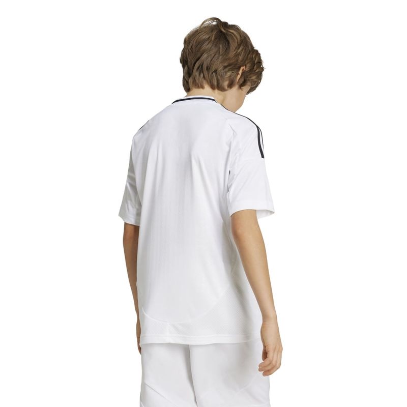 Camiseta-Manga-Corta-adidas-para-niño-Real-Madrid-H-Jsy-Y-para-futbol-color-blanco.-Reverso-Sobre-Modelo