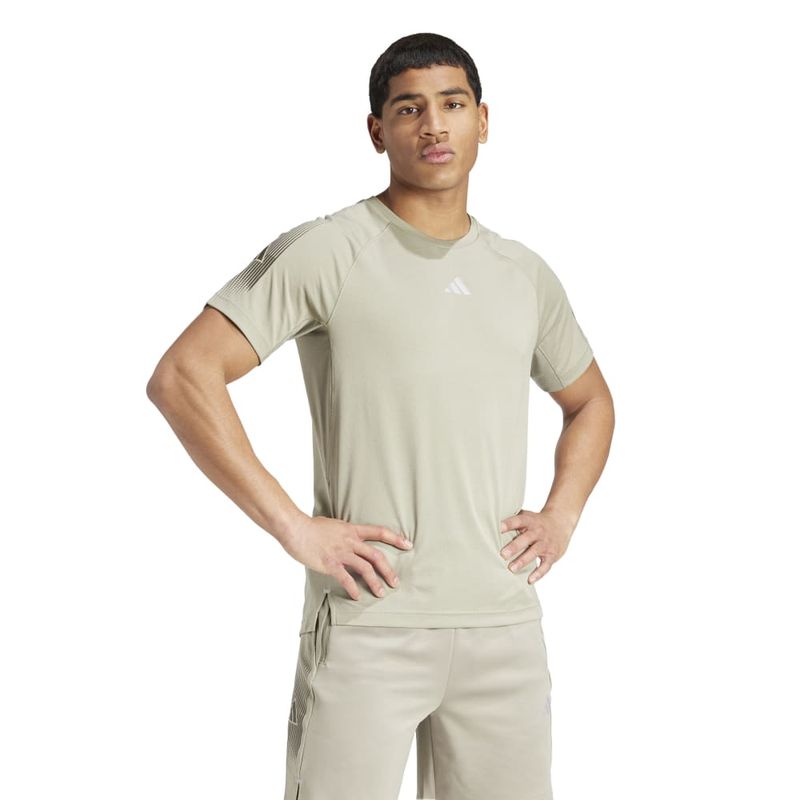 Camiseta-Manga-Corta-adidas-para-hombre-Gym--Bl-Tee-para-entrenamiento-color-gris.-Frente-Sobre-Modelo