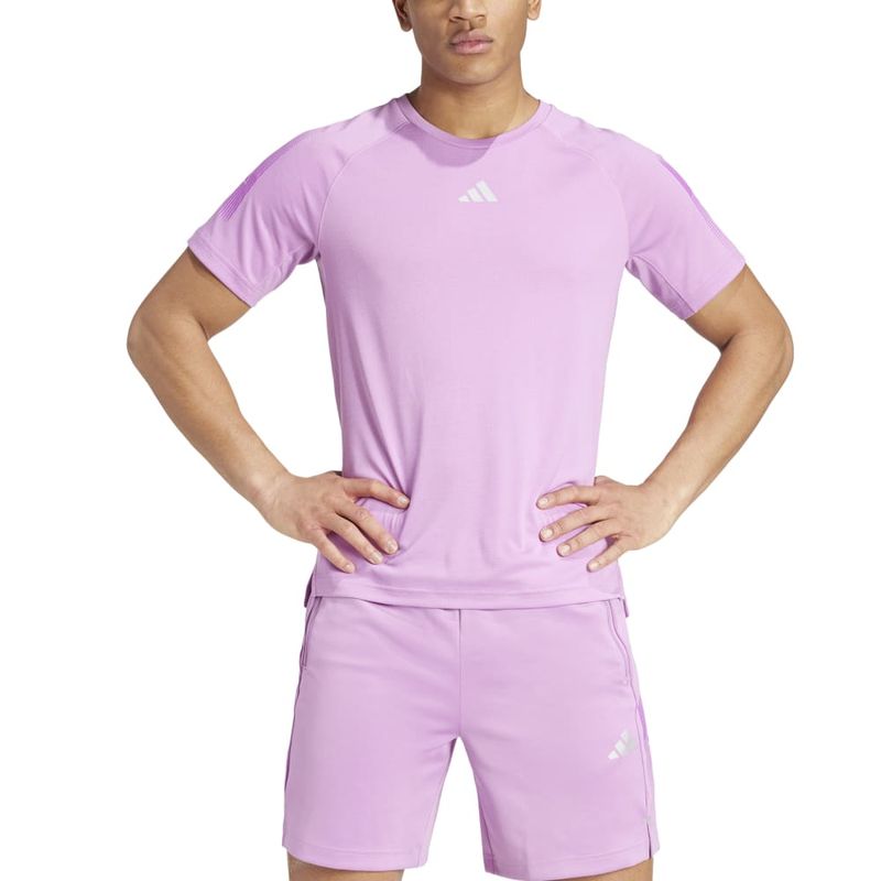 Camiseta-Manga-Corta-adidas-para-hombre-Gym--Bl-Tee-para-entrenamiento-color-morado.-Zoom-Frontal-Sobre-Modelo