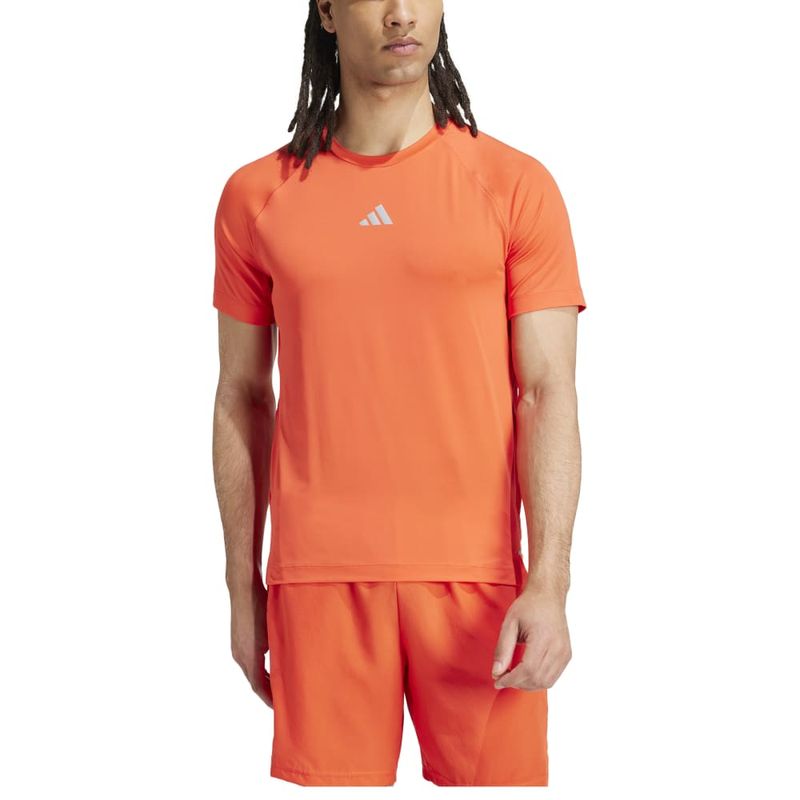 Camiseta-Manga-Corta-adidas-para-hombre-Gym--Tee-para-entrenamiento-color-naranja.-Zoom-Frontal-Sobre-Modelo