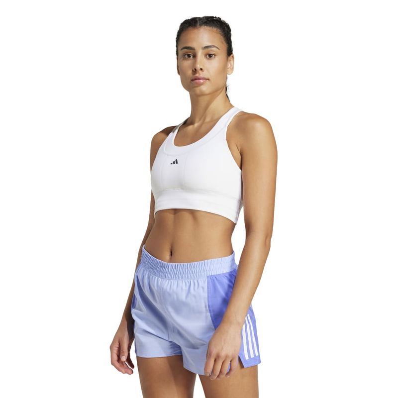 Top-adidas-para-mujer-Run-Ms-Pkt-Bra-para-entrenamiento-color-blanco.-Frente-Sobre-Modelo