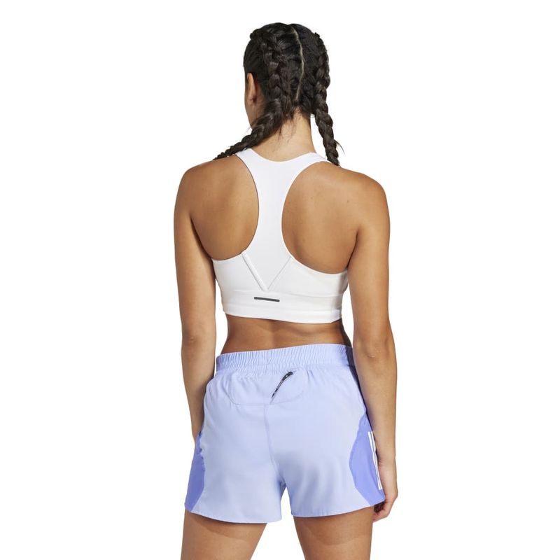 Top-adidas-para-mujer-Run-Ms-Pkt-Bra-para-entrenamiento-color-blanco.-Reverso-Sobre-Modelo