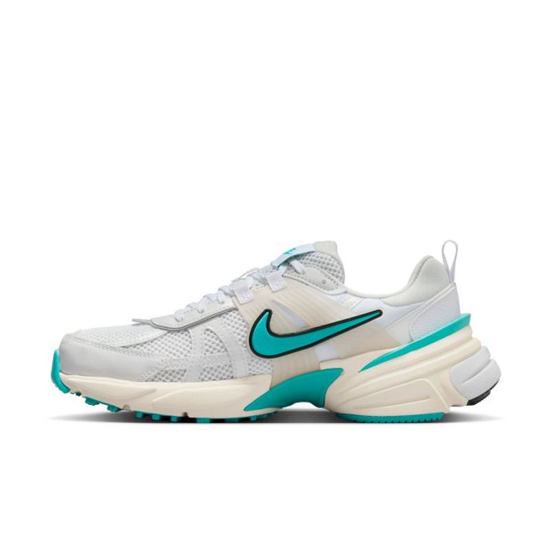 Tenis-nike-para-mujer-W-Nike-V2K-Run-para-moda-color-blanco.-Lateral-Interna-Derecha