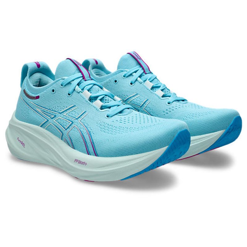 Tenis-asics-para-mujer-Gel-Nimbus-26-para-correr-color-azul.-Par-Alineados