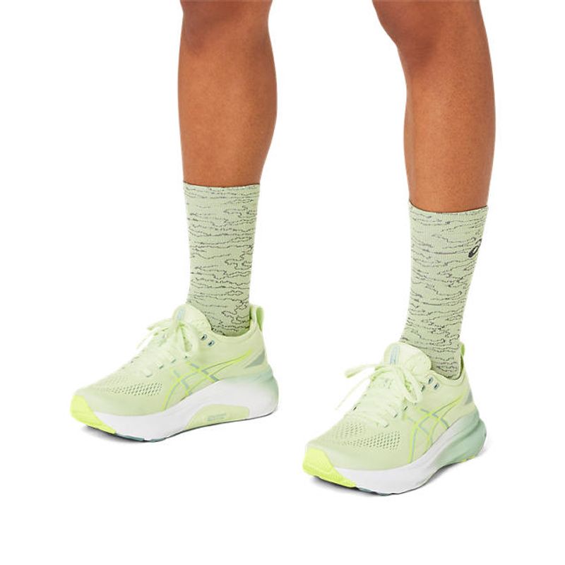 Tenis-asics-para-mujer-Gel-Kayano-31-para-correr-color-verde.-Detalle-2
