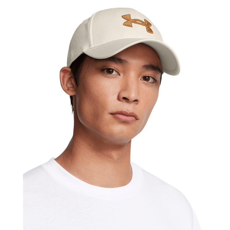 Gorra-under-armour-para-hombre-Men-S-Ua-Blitzing-para-entrenamiento-color-blanco.-Frente-Sobre-Modelo