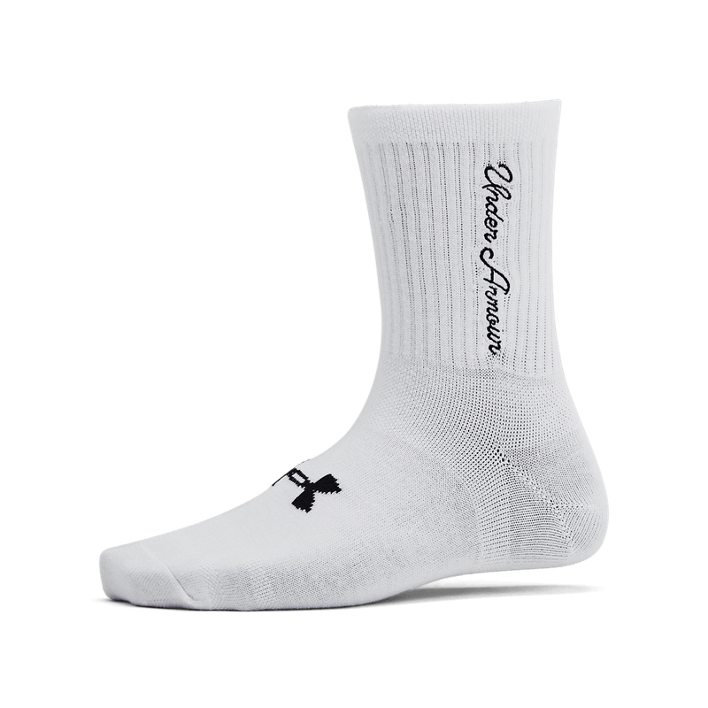 Medias-under-armour-para-mujer-Ua-Essential-Nv-Mid-Crew-3Pk-para-entrenamiento-color-blanco.-Frente-Sobre-Modelo