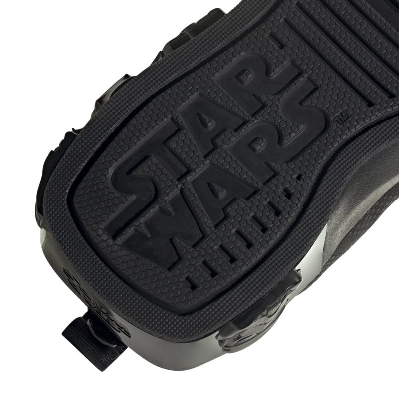 Tenis-adidas-para-niño-Star-Wars-Runner-K-para-correr-color-negro.-Detalle-1