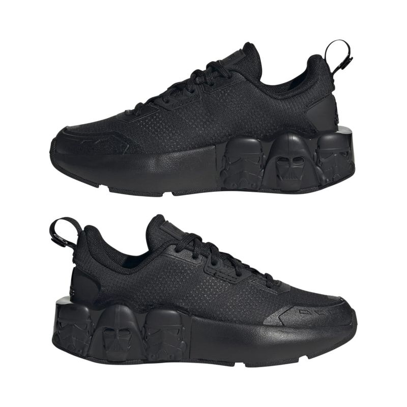 Tenis-adidas-para-niño-Star-Wars-Runner-K-para-correr-color-negro.-Par-Alineados
