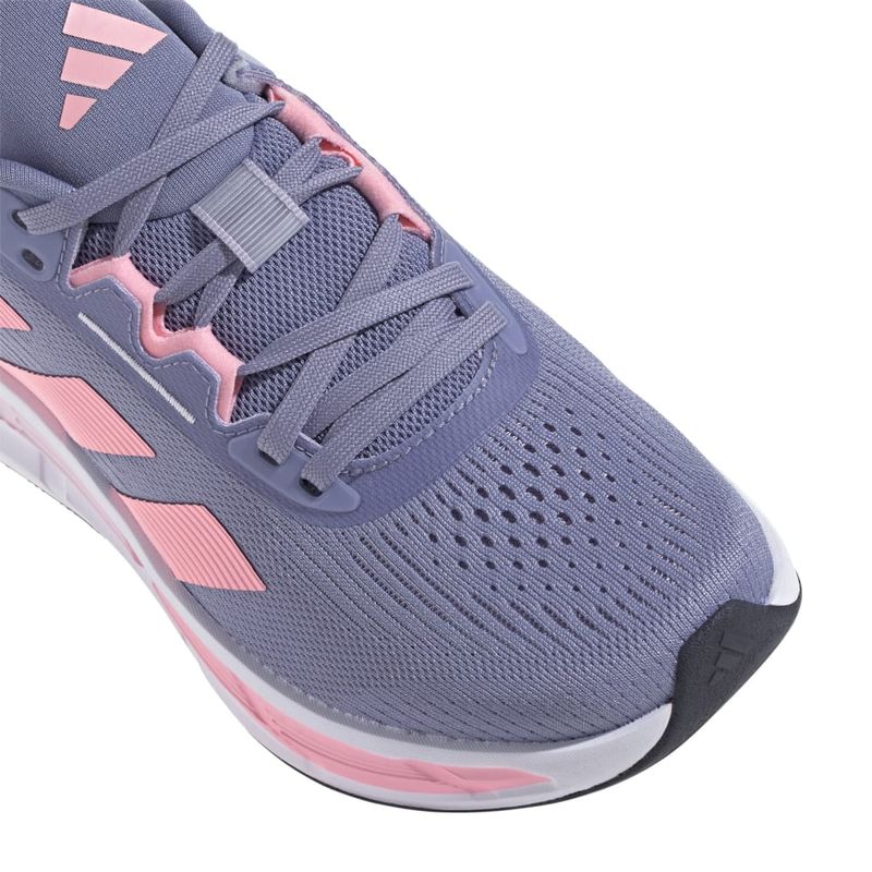 Tenis-adidas-para-mujer-Questar-3-W-para-correr-color-morado.-Detalle-2